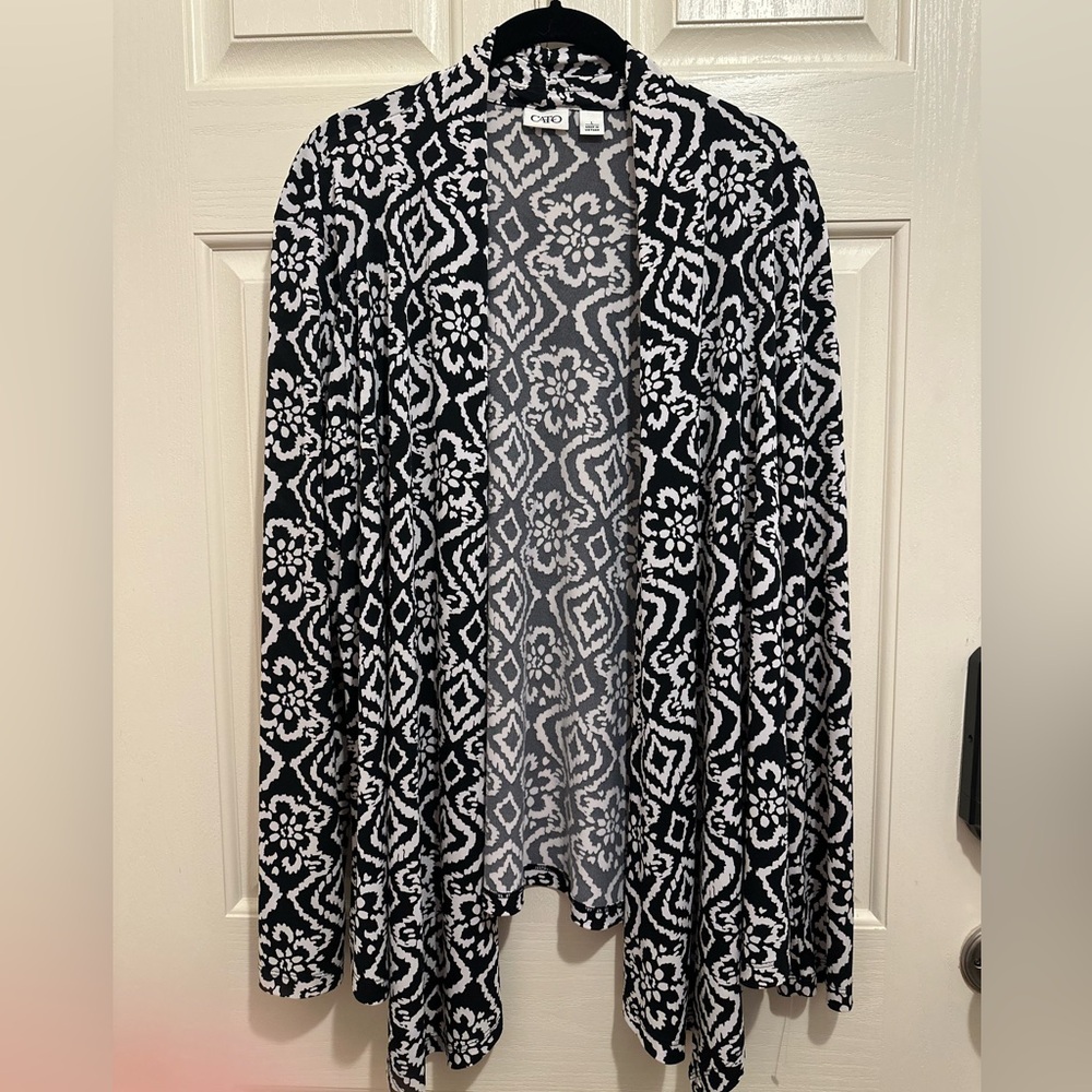 Cato Geometric Women's Cardigan. EUC